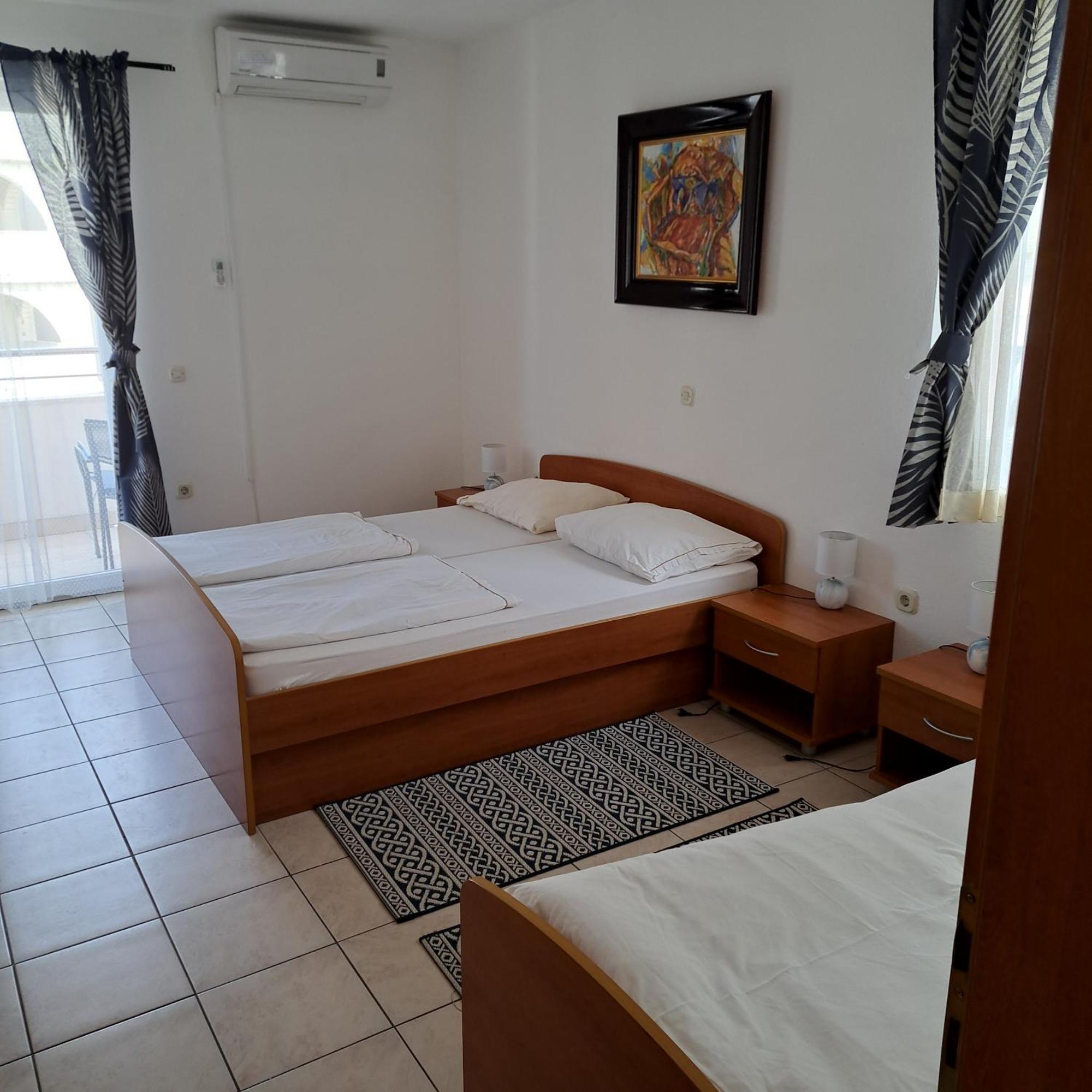 Apartments Vila Adrijana & Fitness Studio Wolf Bv Baska Voda Room photo